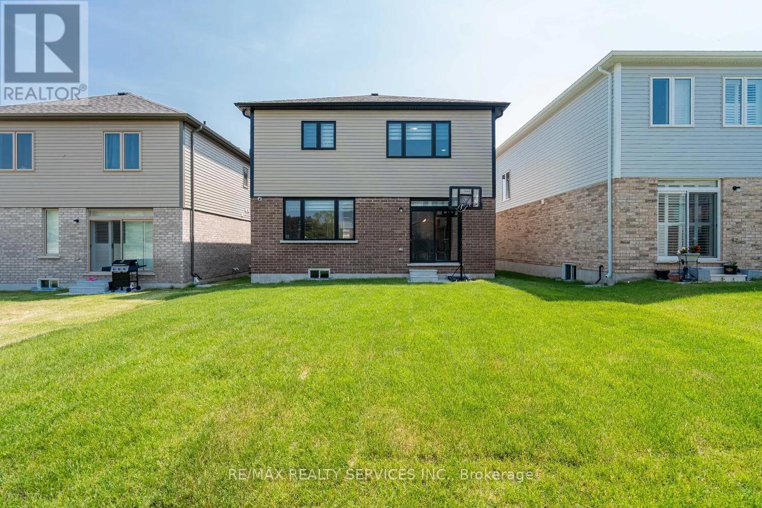 5 HEMING STREET