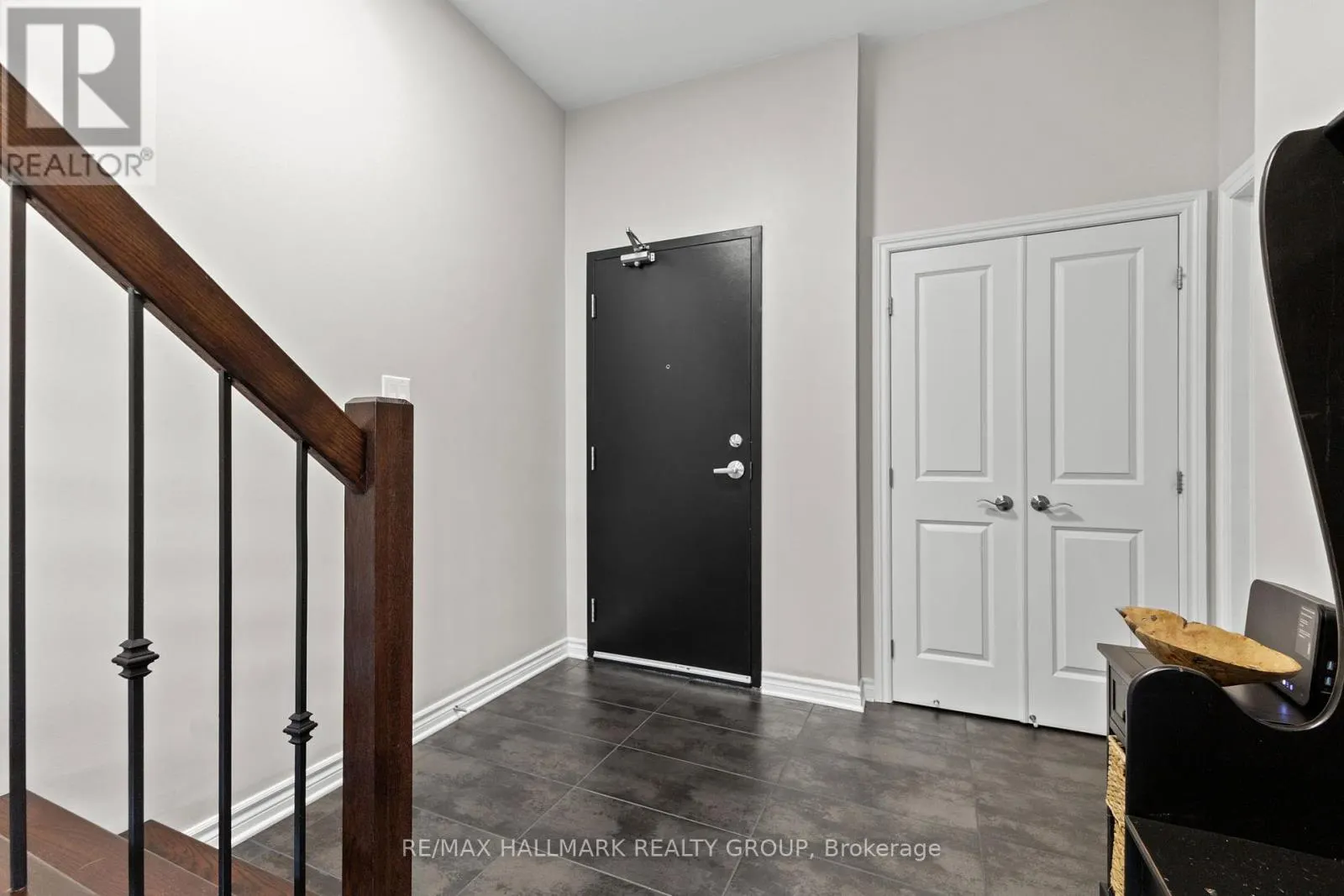 206 - 500 CLARIDGE DRIVE