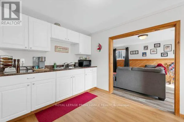 B - 162 PRINCE EDWARD STREET, #B