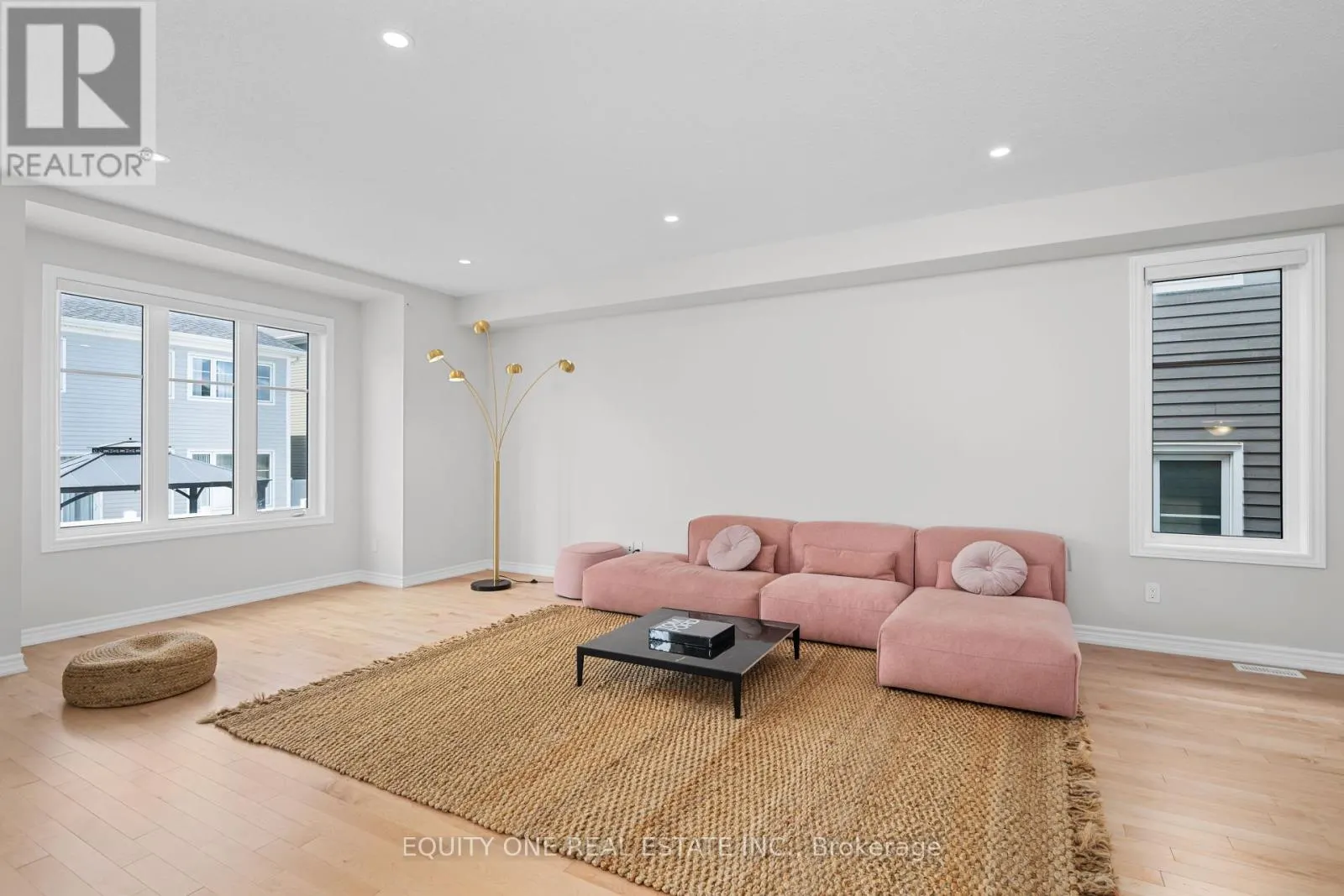 215 MEYNELL ROAD