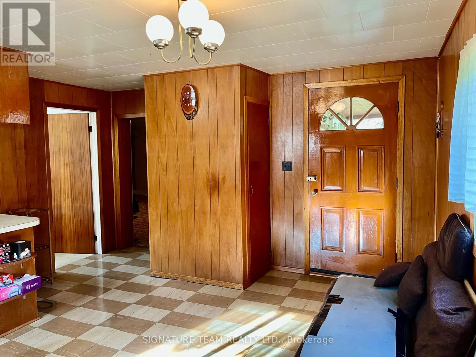905 SILVER LAKE ROAD