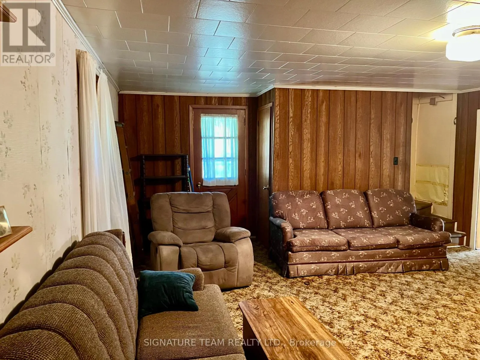 905 SILVER LAKE ROAD