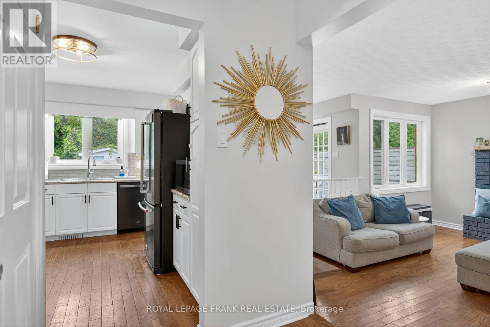 1805 PARKWOOD CIRCLE