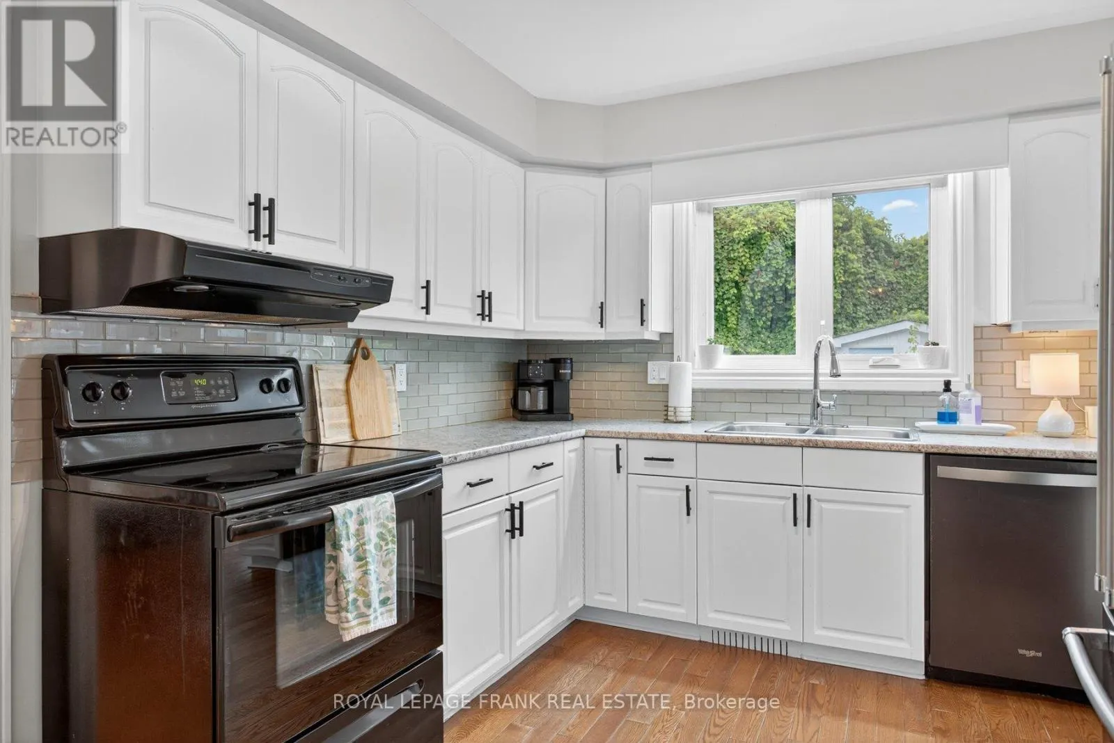 1805 PARKWOOD CIRCLE