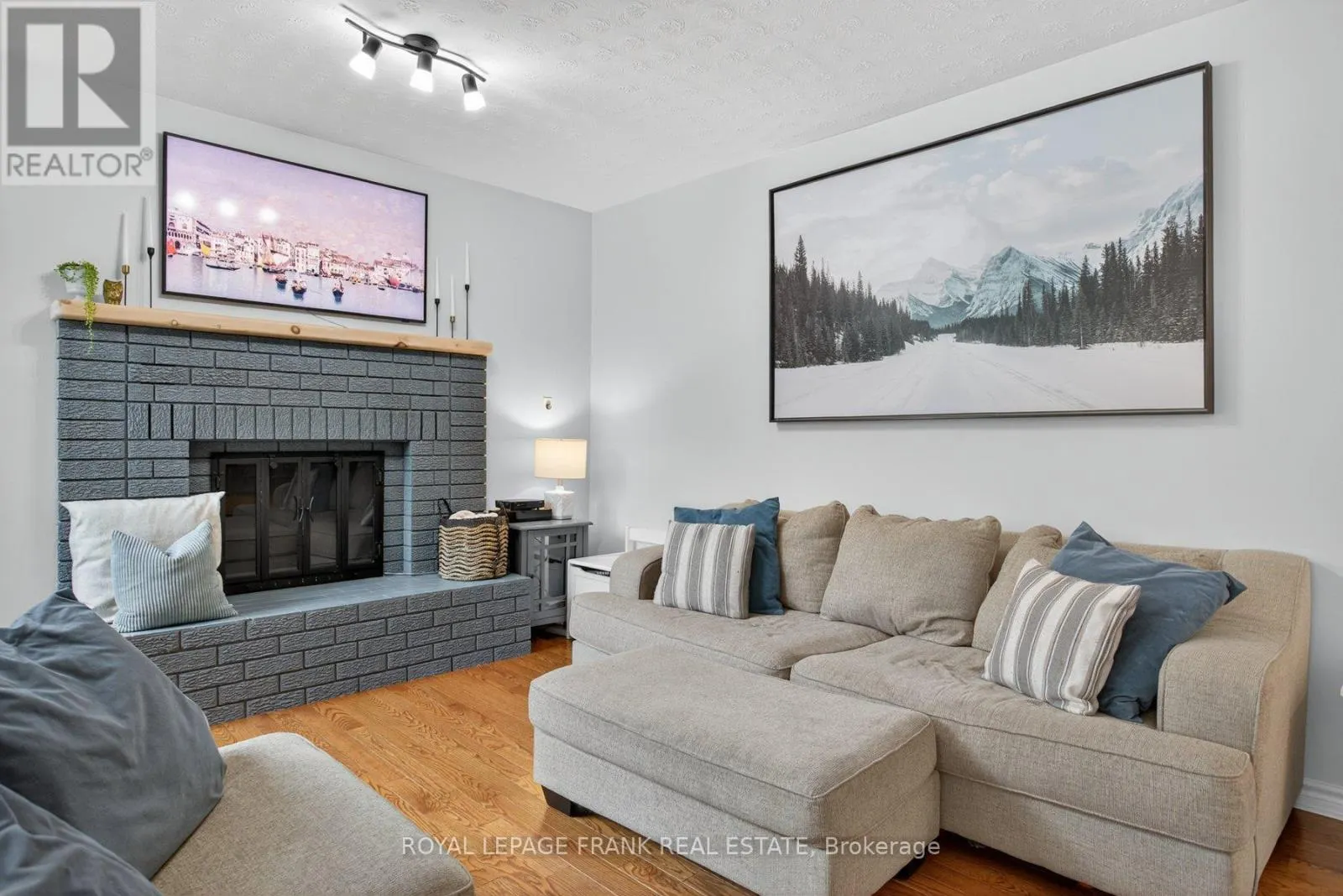 1805 PARKWOOD CIRCLE