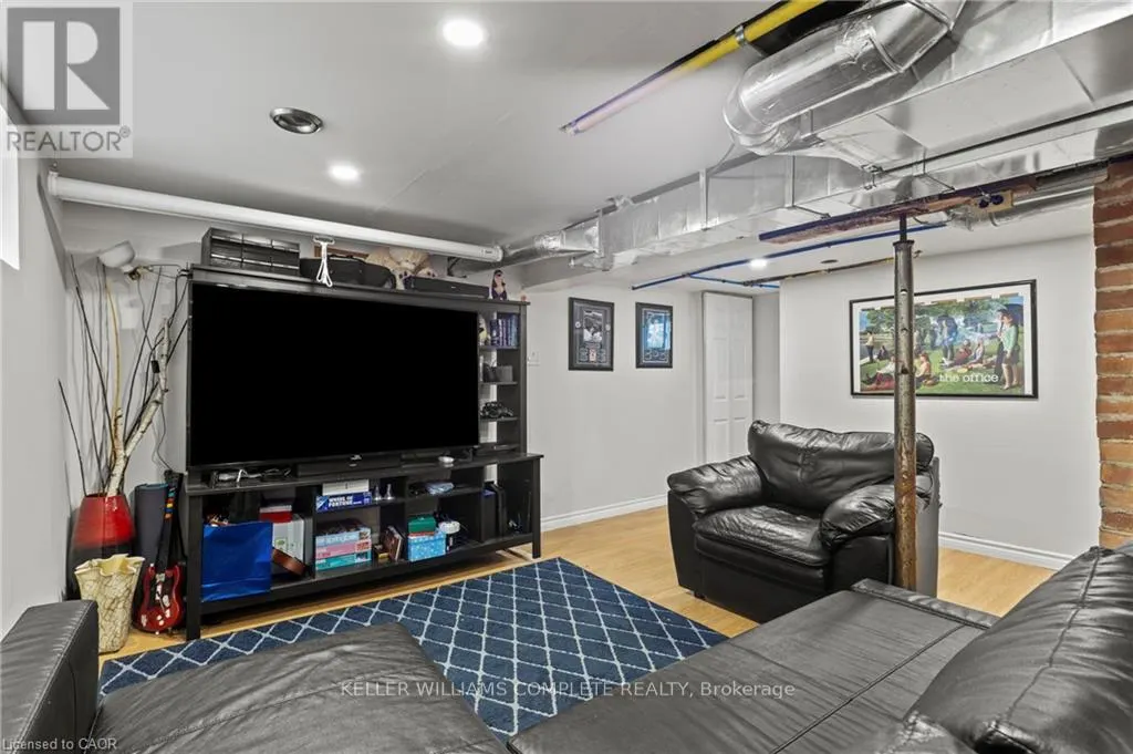 55 ALBERT STREET W