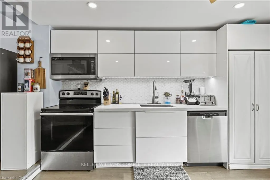 55 ALBERT STREET W