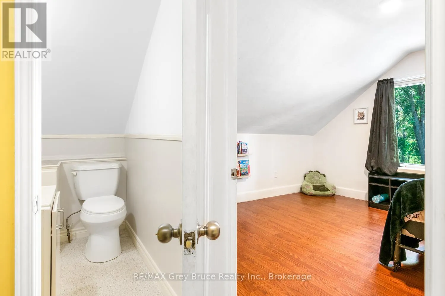 243 QUEEN STREET W