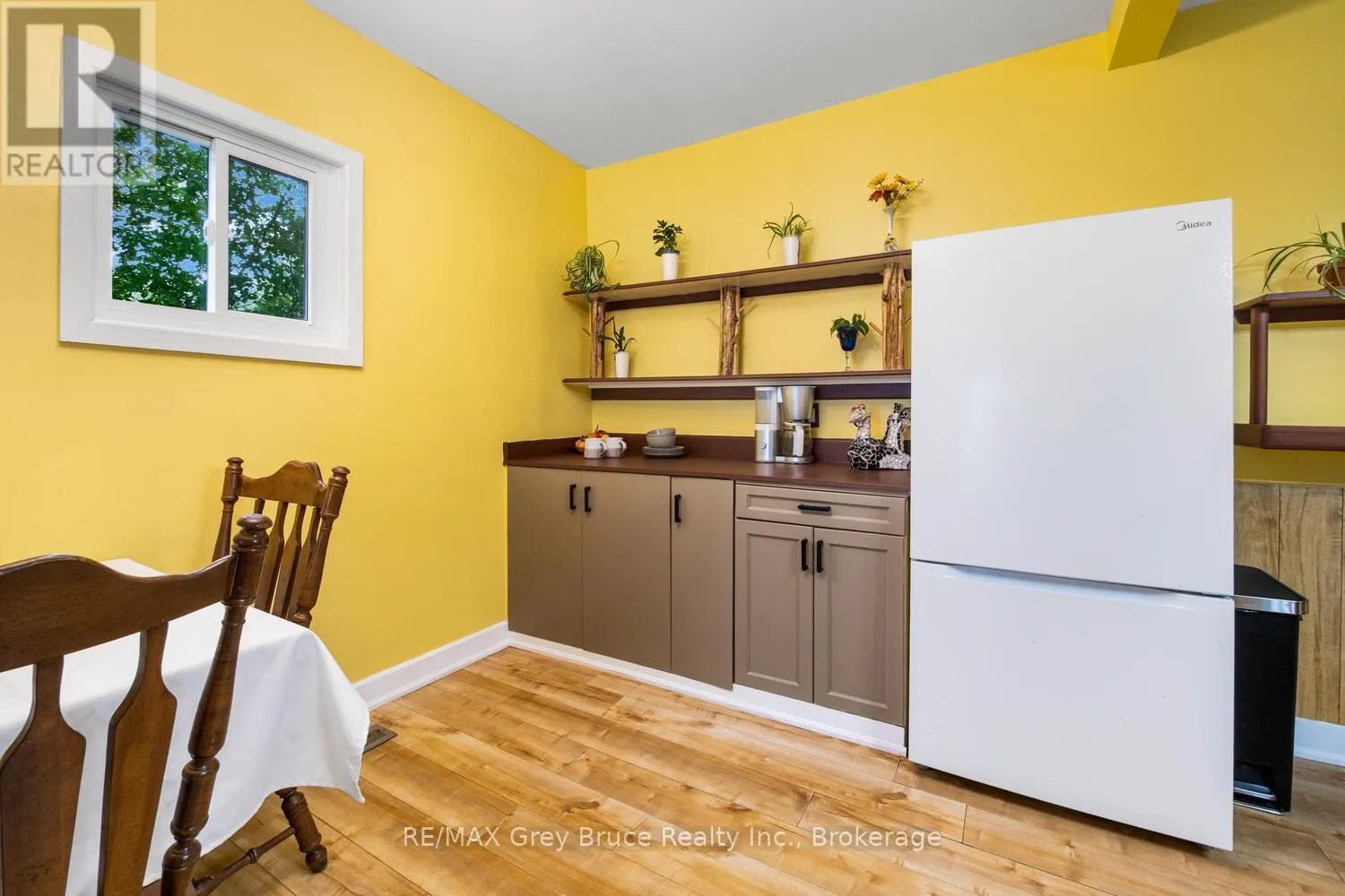 243 QUEEN STREET W