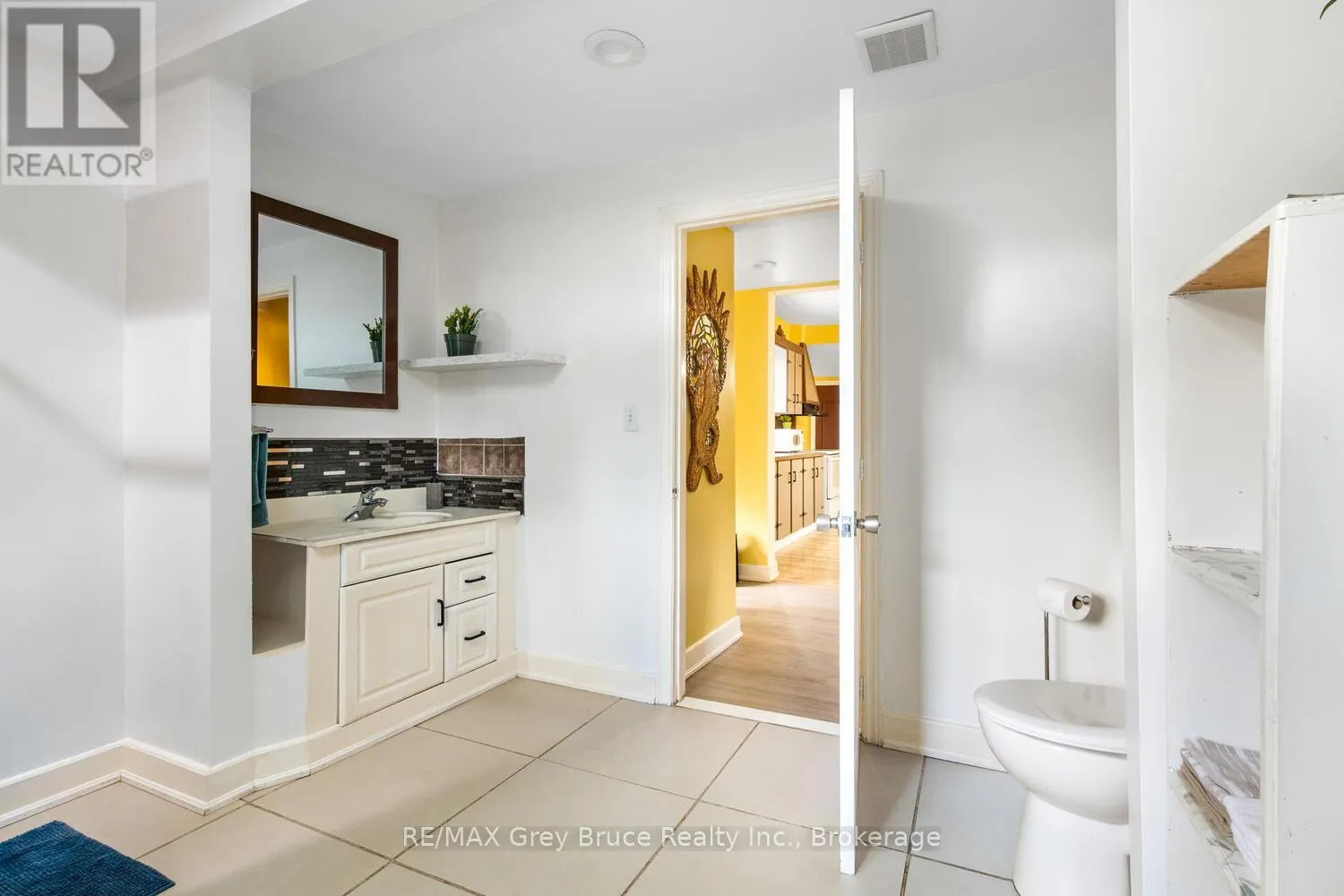 243 QUEEN STREET W
