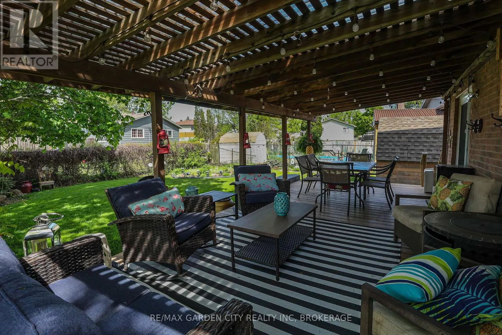 8 LAMPMAN CRESCENT