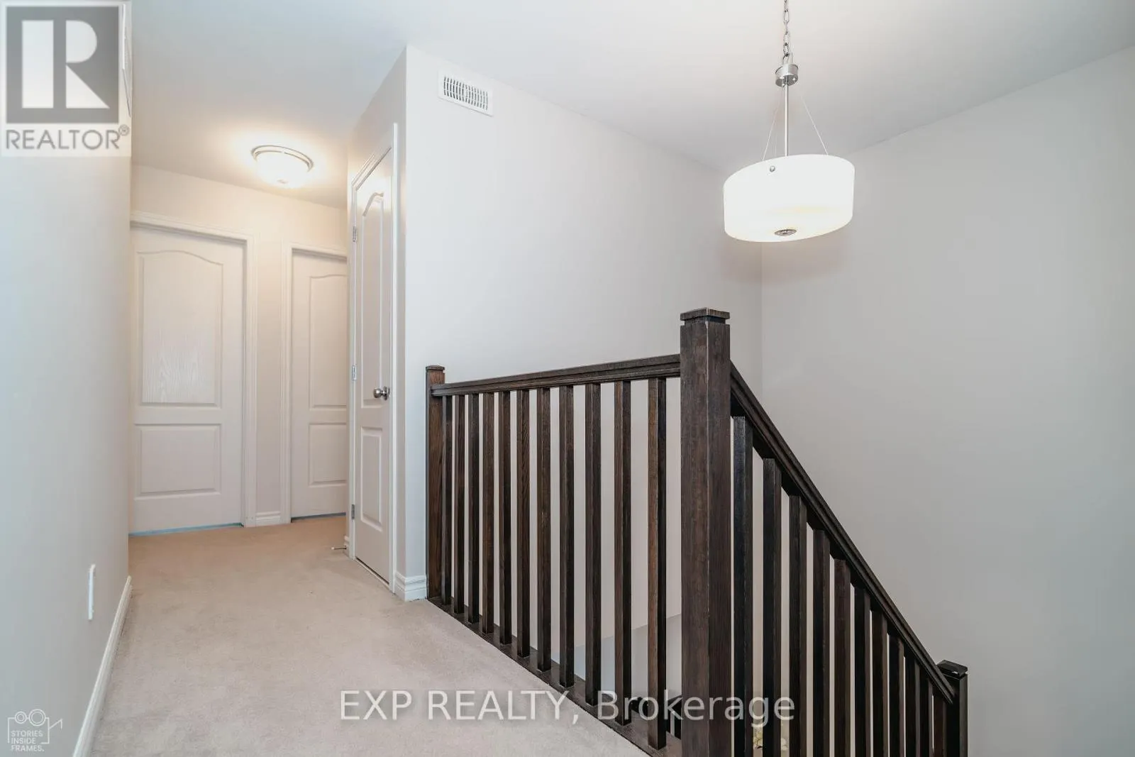 564 LABRADOR CRESCENT
