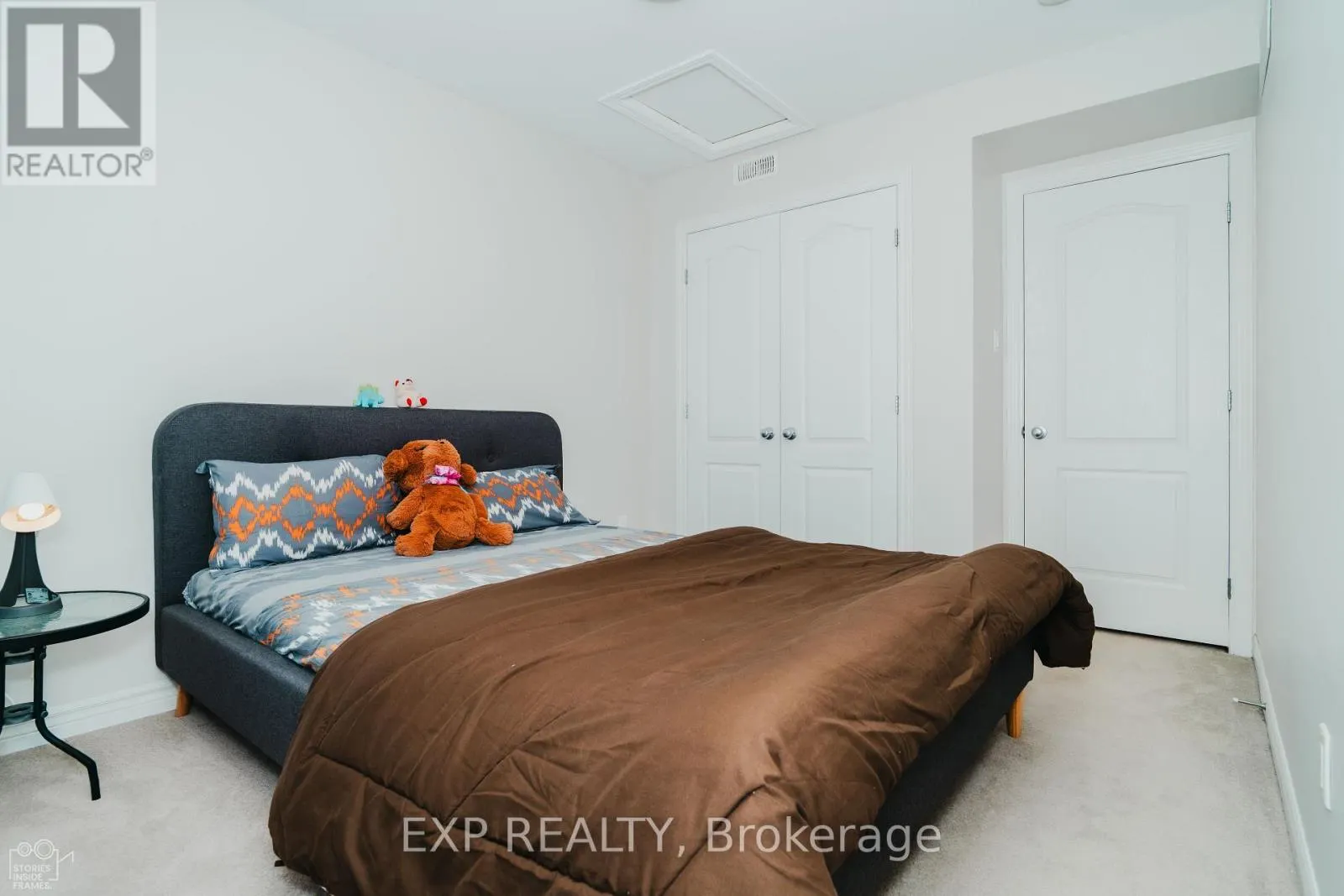 564 LABRADOR CRESCENT