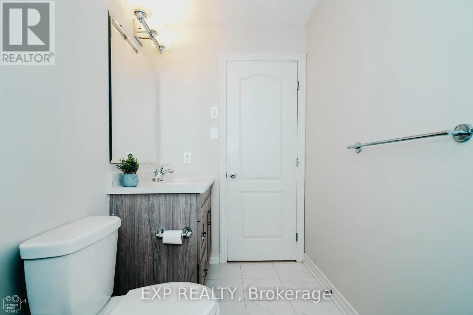 564 LABRADOR CRESCENT