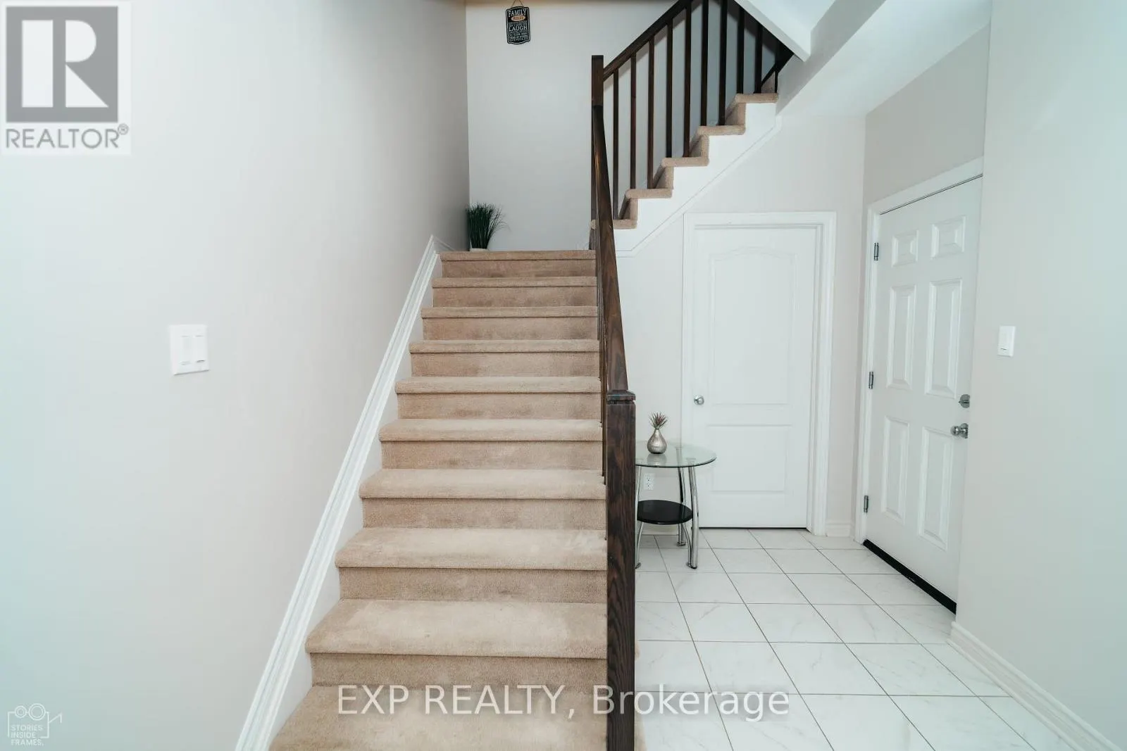564 LABRADOR CRESCENT