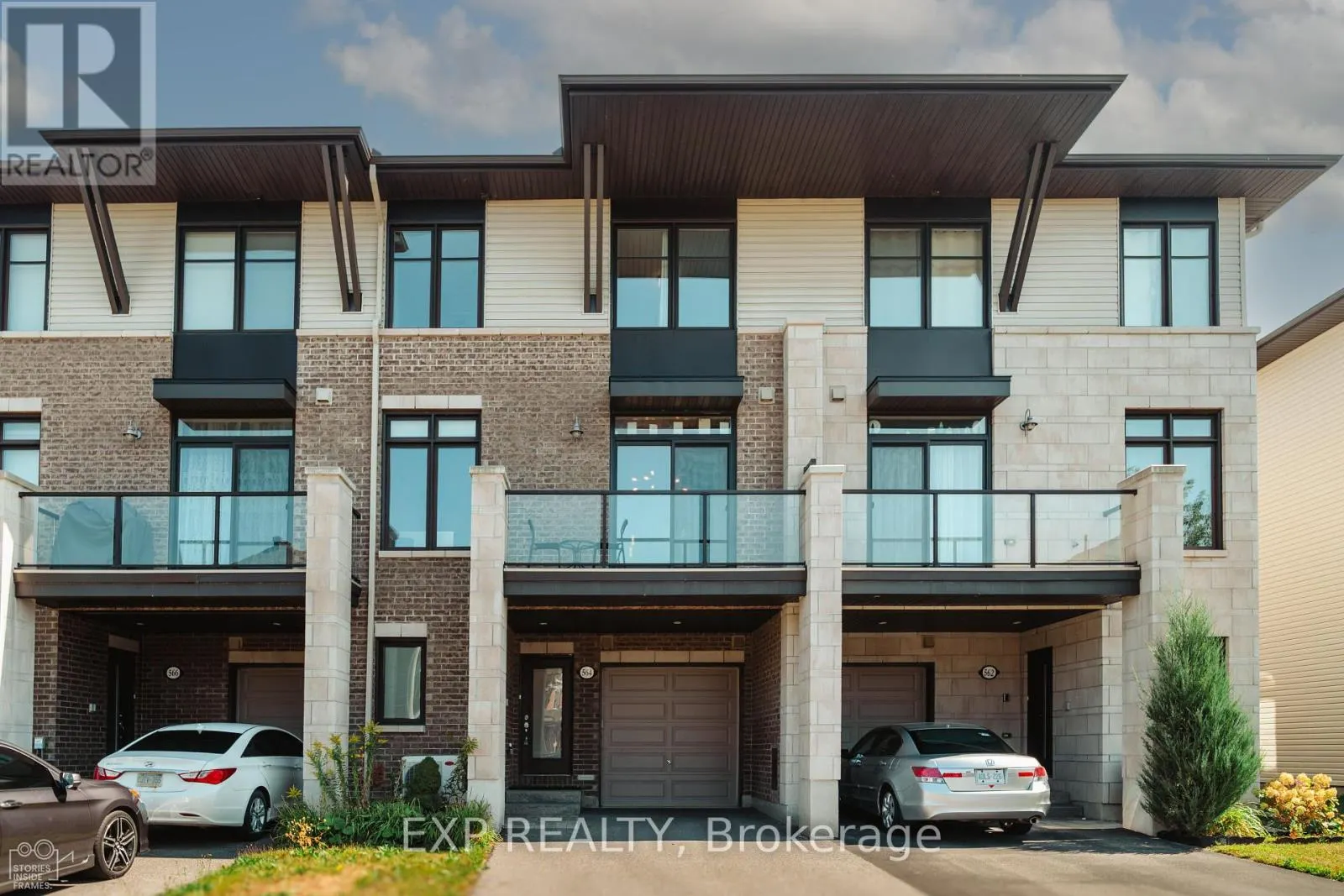 564 LABRADOR CRESCENT