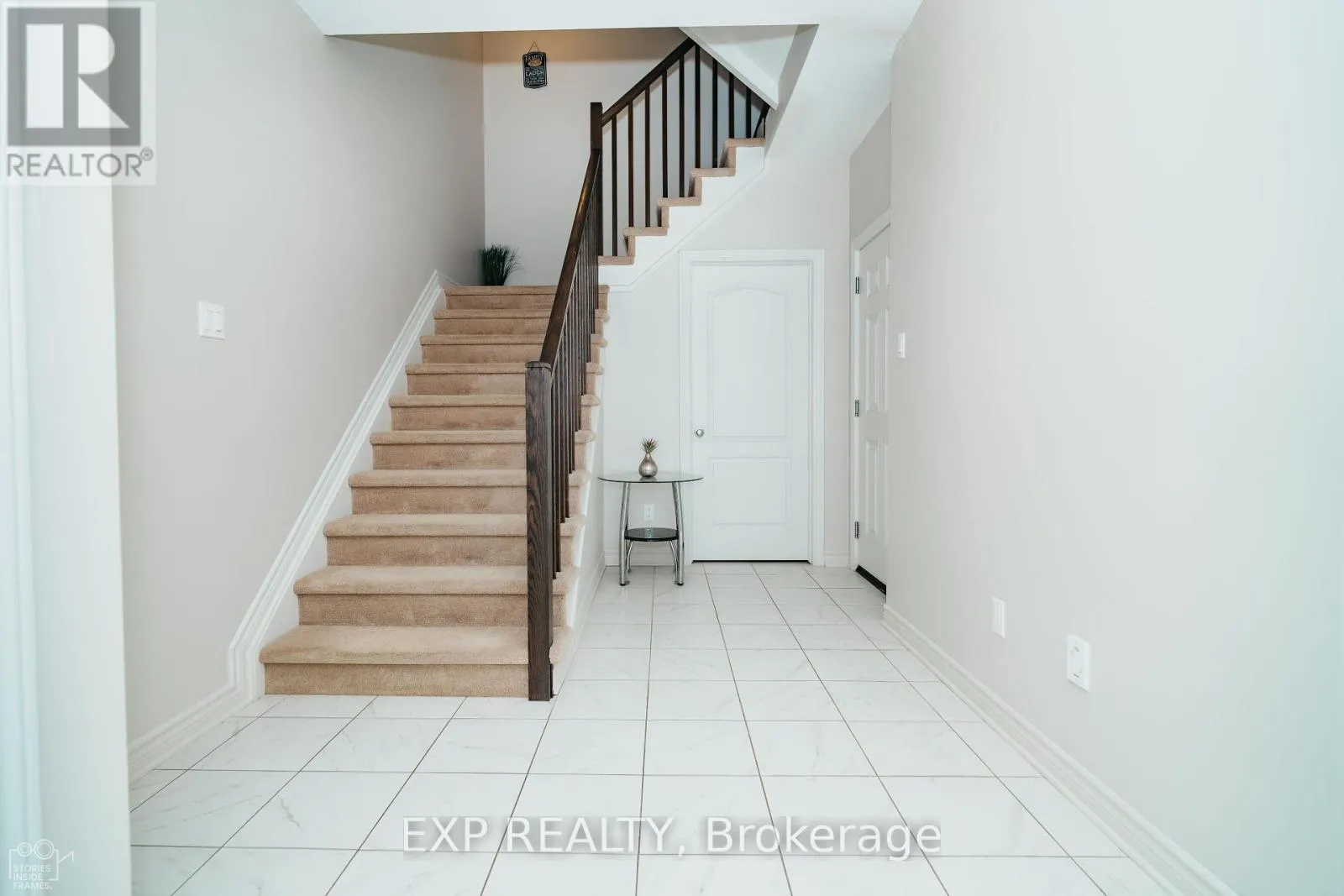 564 LABRADOR CRESCENT