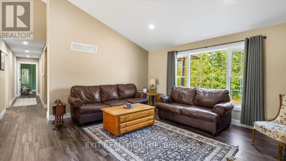 32 MARBLE COURT