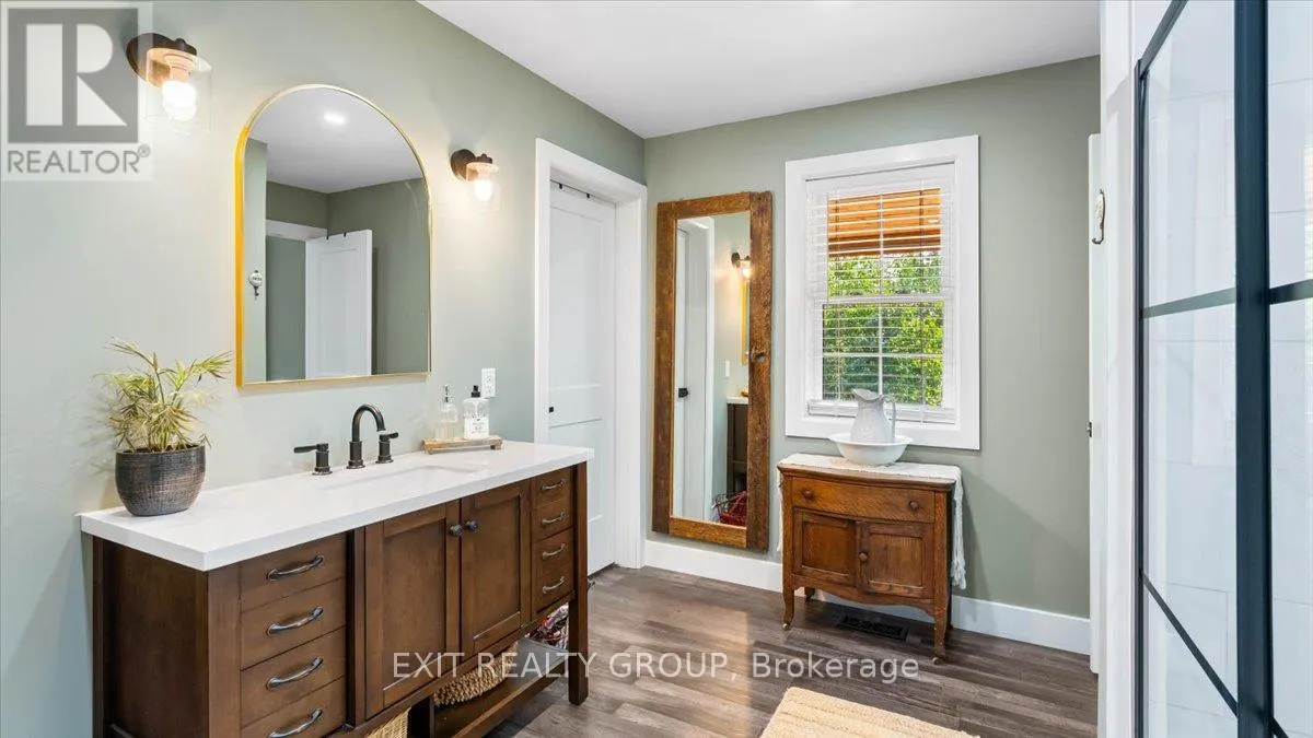 32 MARBLE COURT