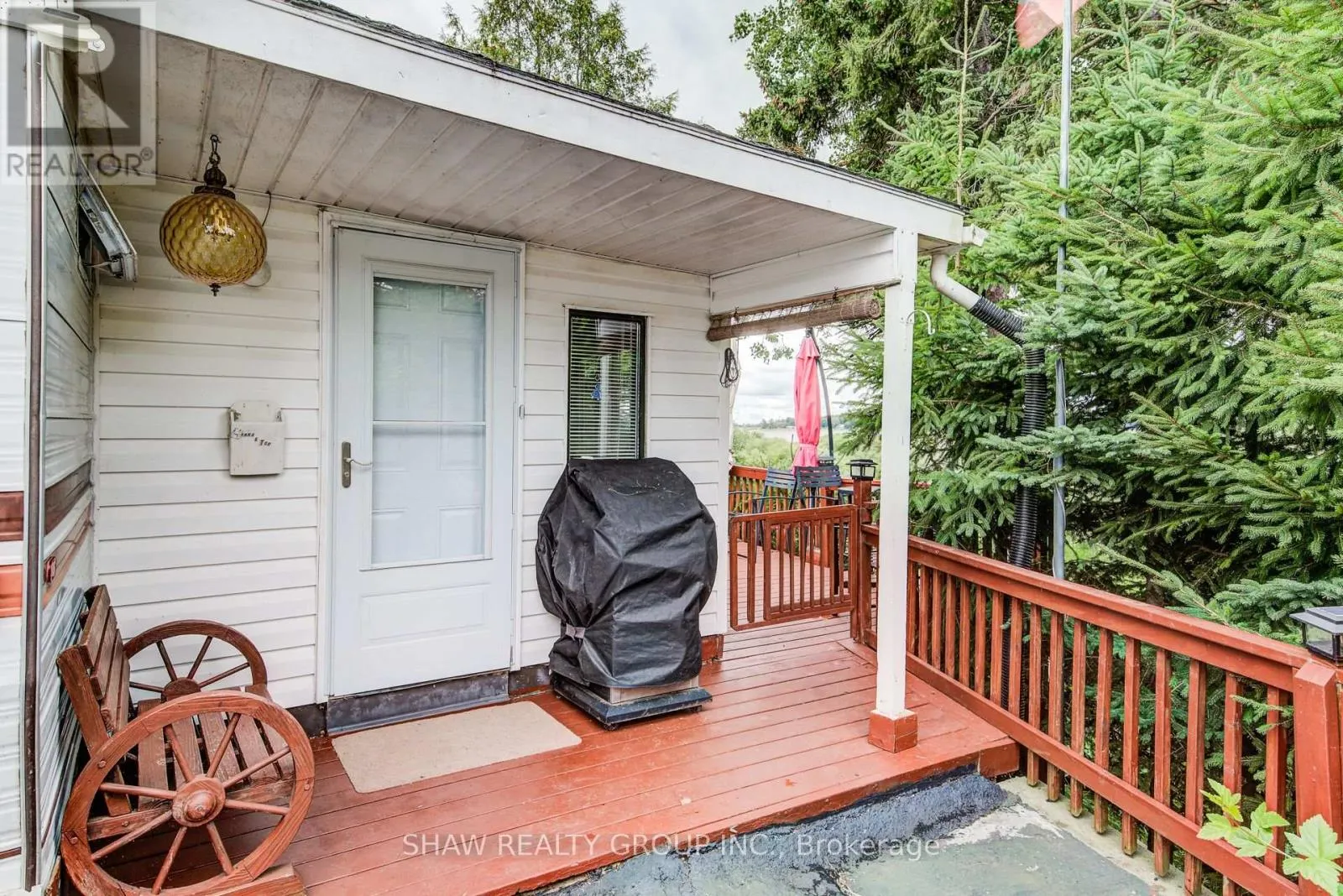 691 OAK CRESCENT