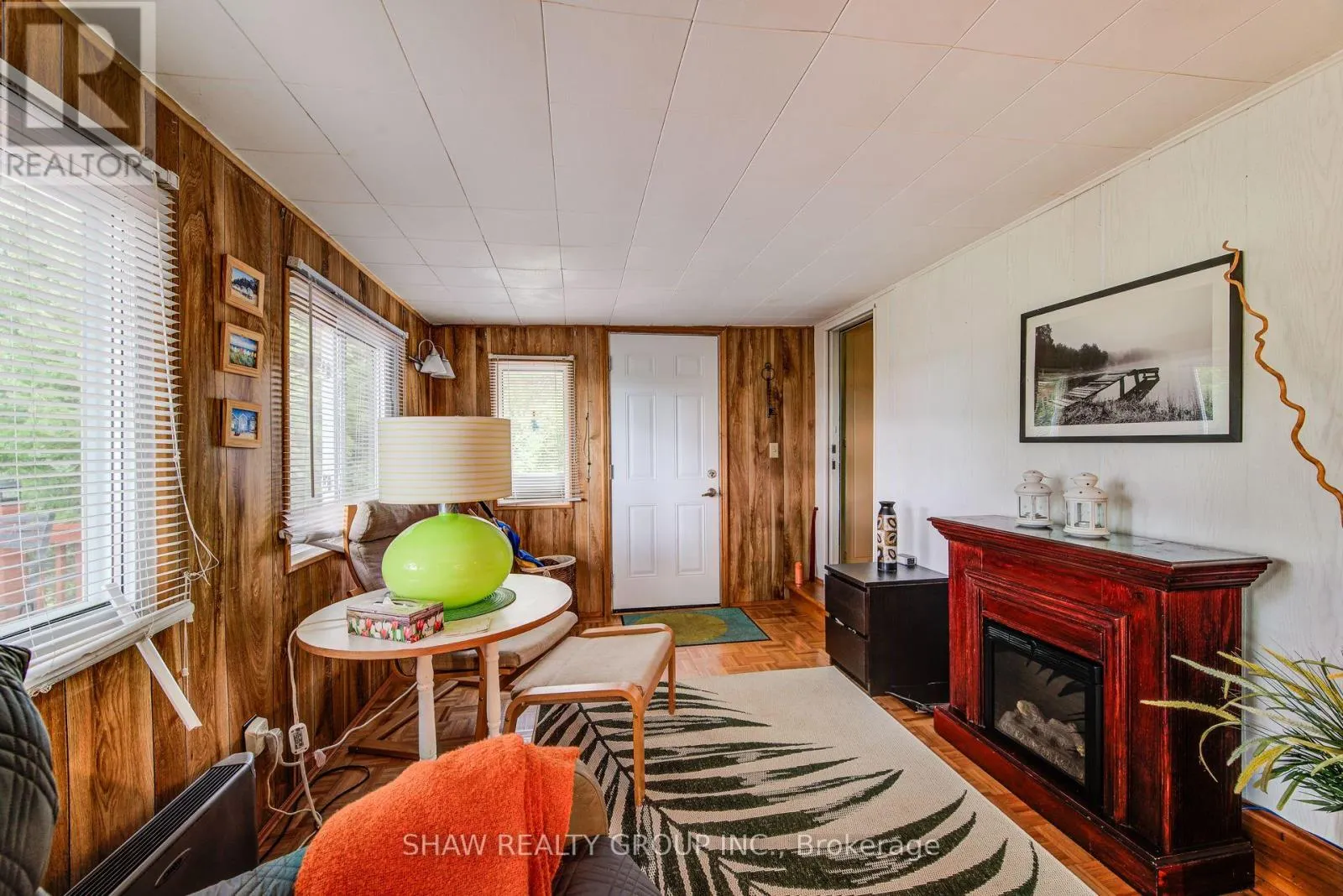 691 OAK CRESCENT