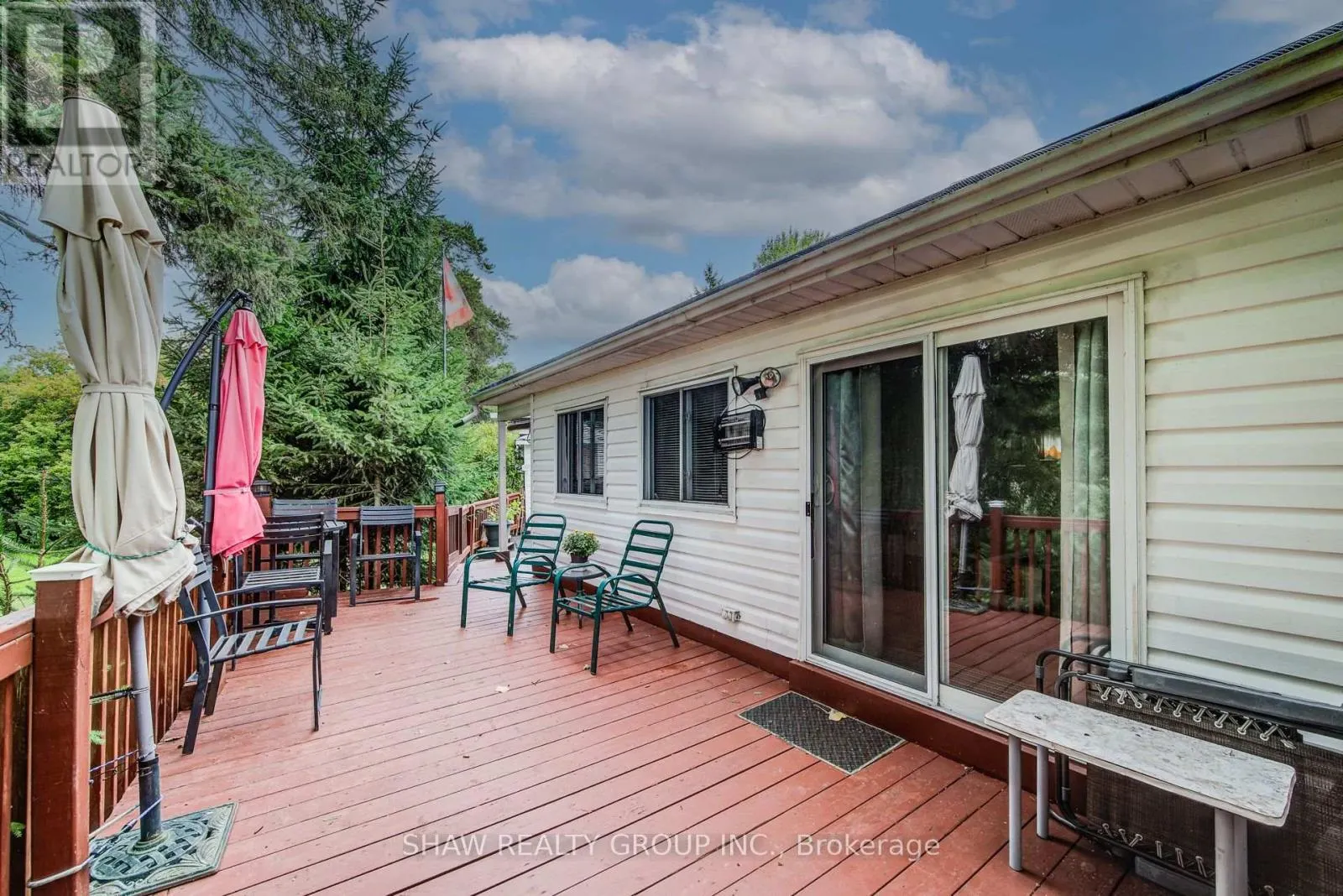 691 OAK CRESCENT