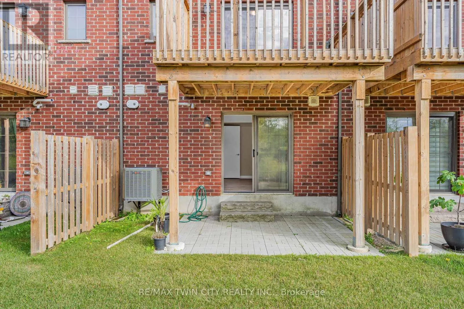 43 - 311 WOOLWICH STREET