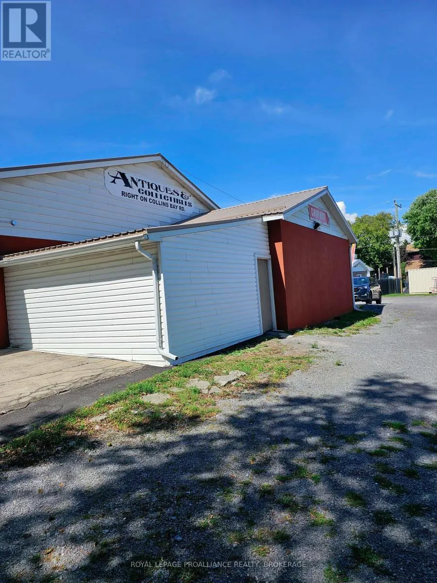 666 COLLINS BAY ROAD