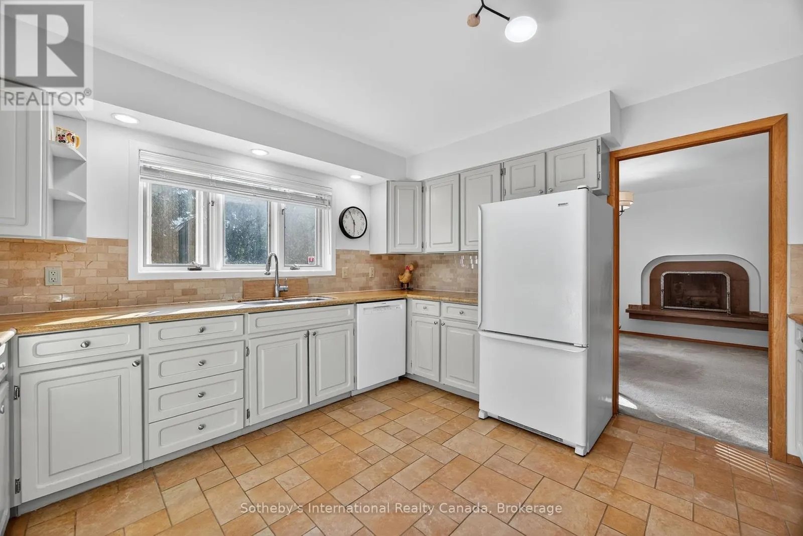 152 BAYVIEW AVENUE