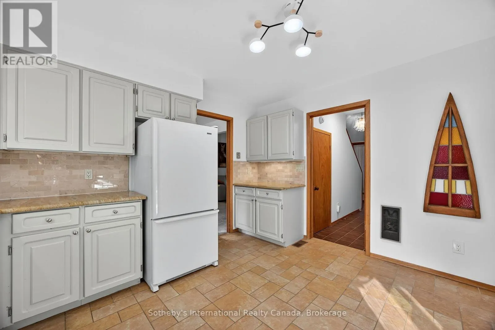 152 BAYVIEW AVENUE