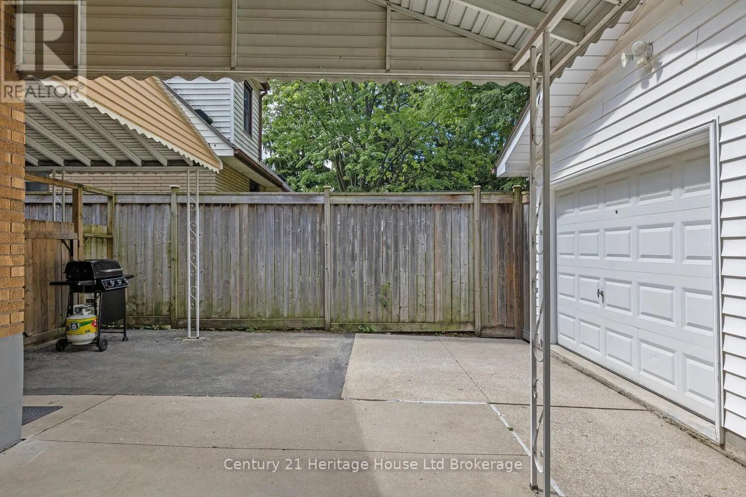 1842 CHURCHILL AVENUE