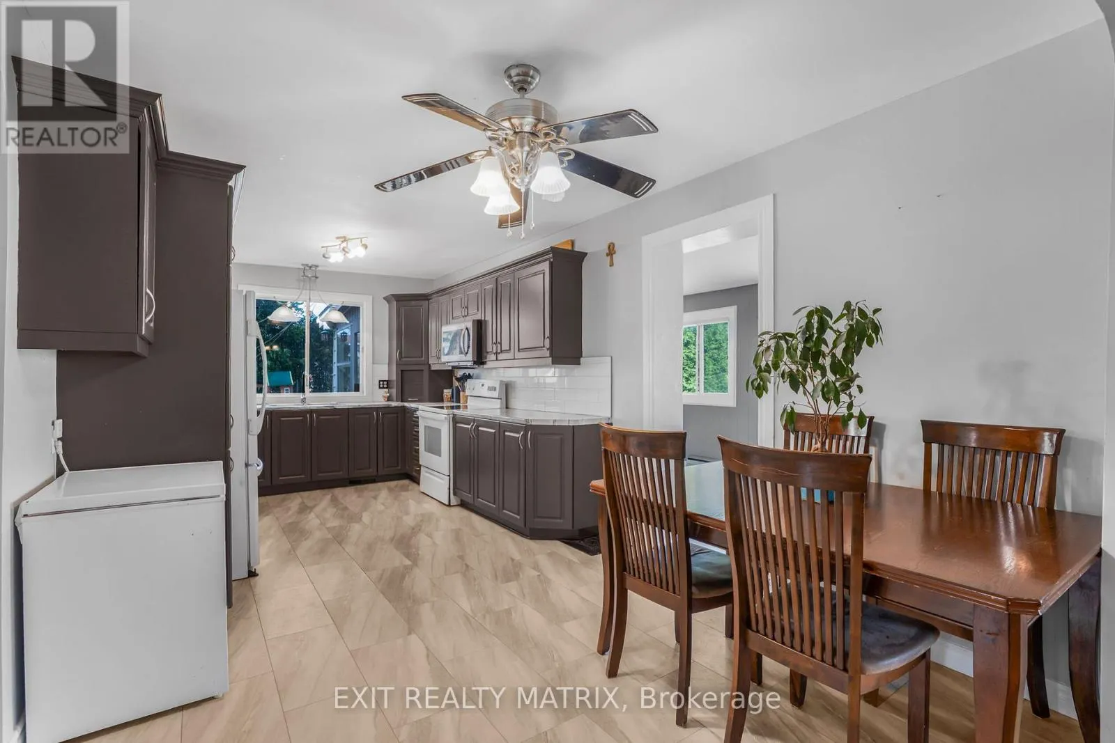 453 GARNEAU ROAD