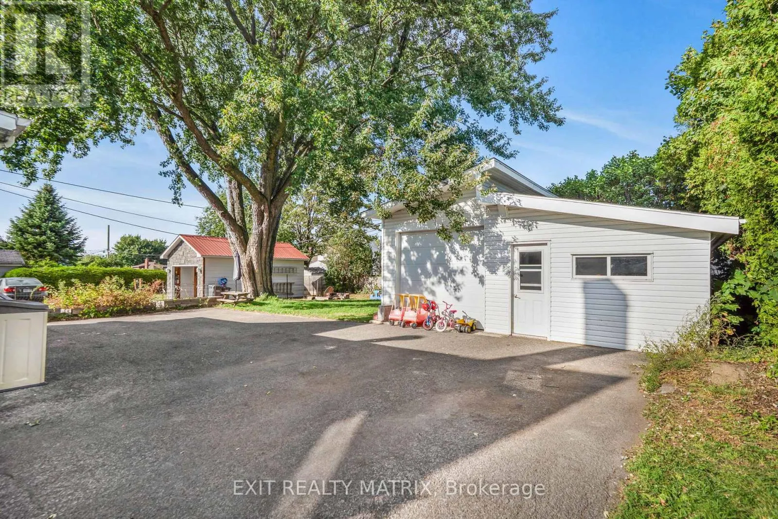 453 GARNEAU ROAD