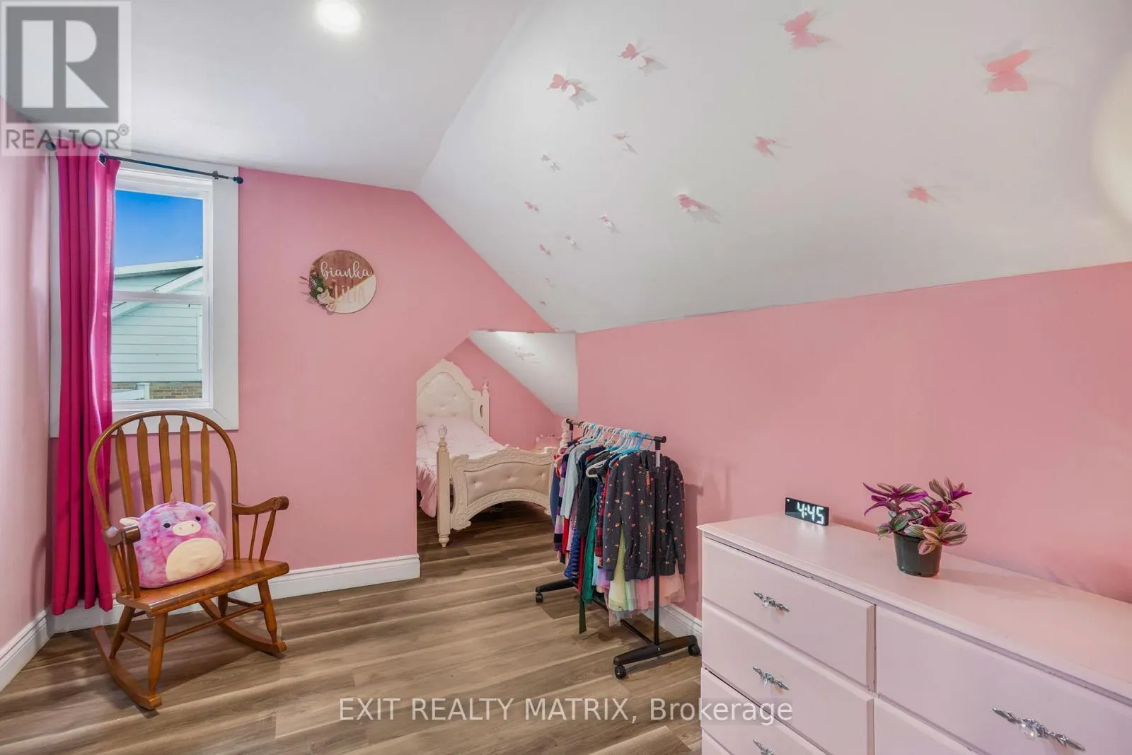 453 GARNEAU ROAD