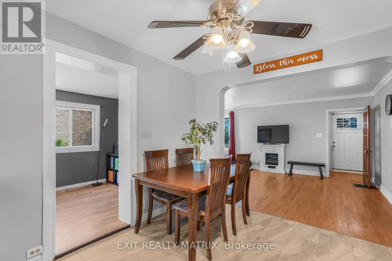453 GARNEAU ROAD