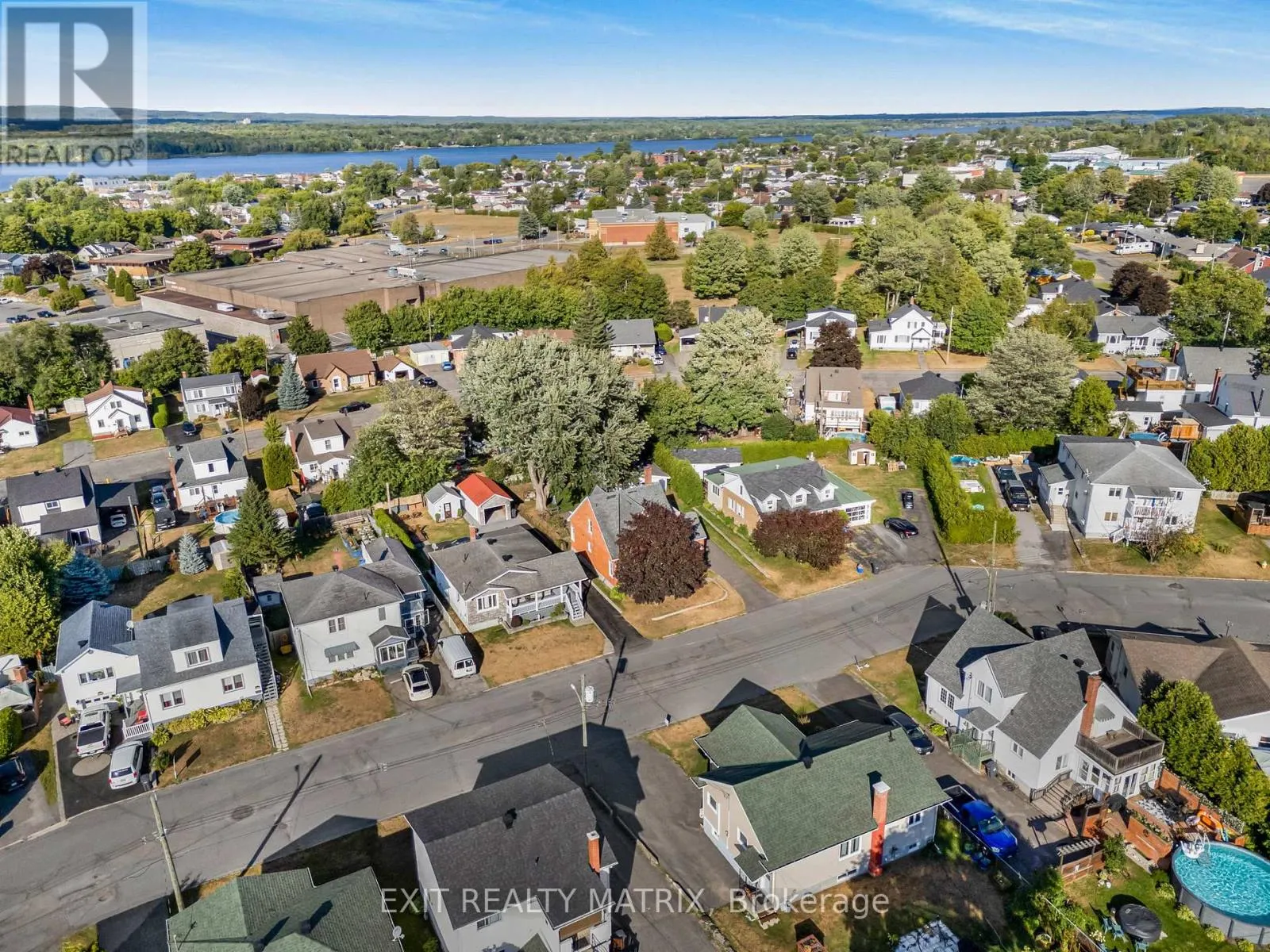 453 GARNEAU ROAD