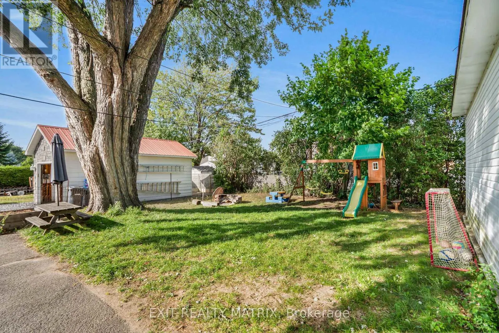 453 GARNEAU ROAD