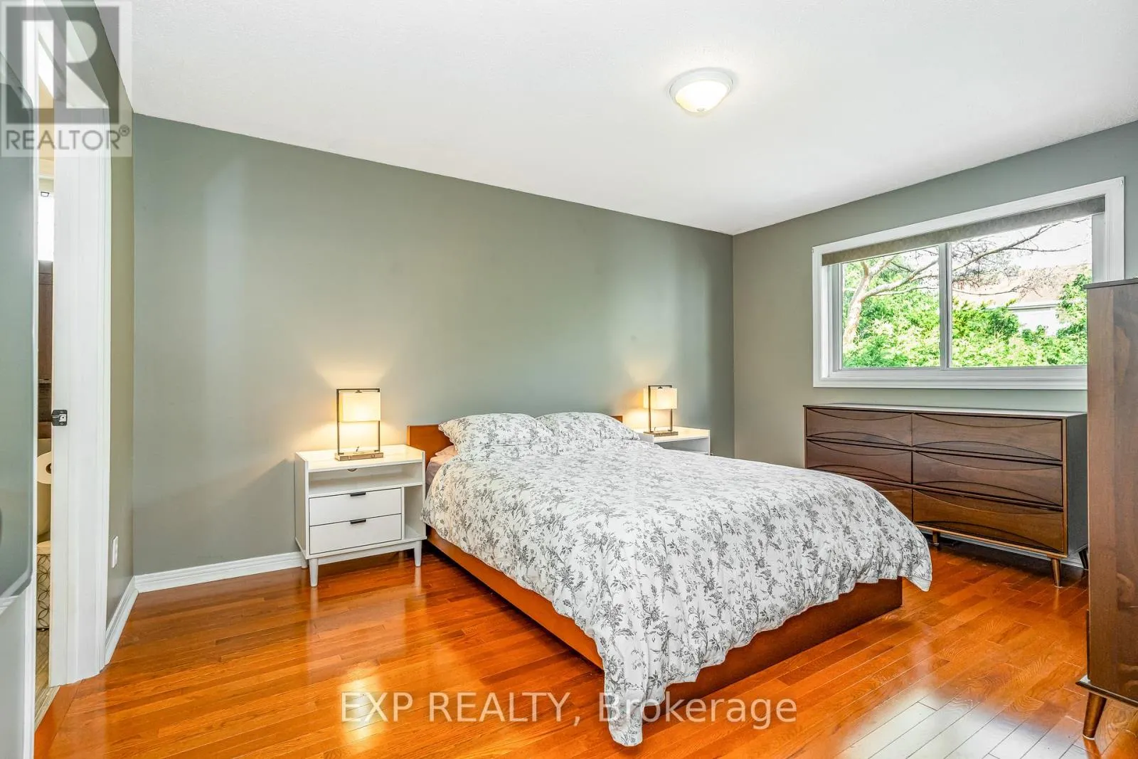 18 HAWLEY CRESCENT