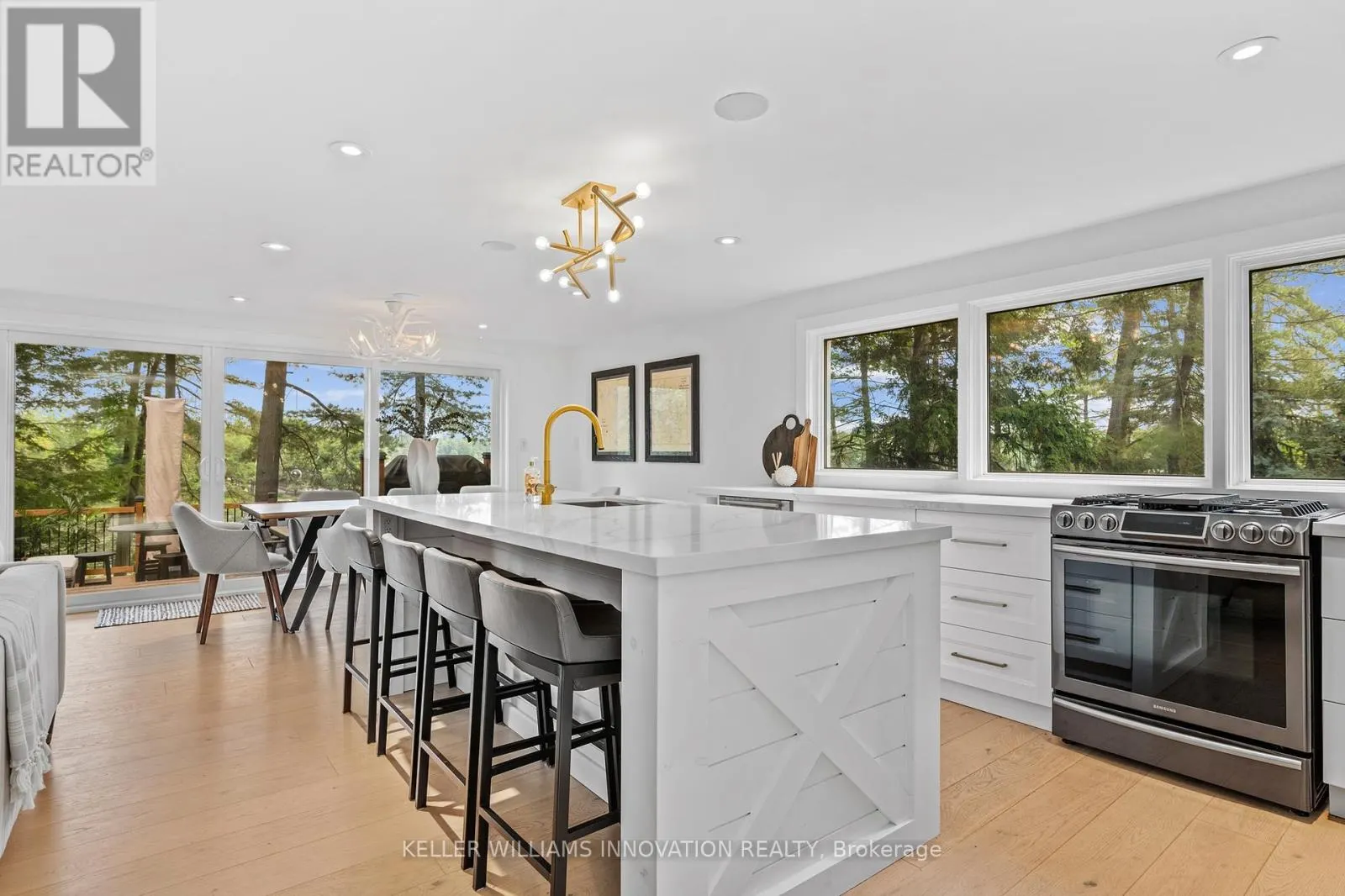 2872 MUSKOKA ROAD 118 W