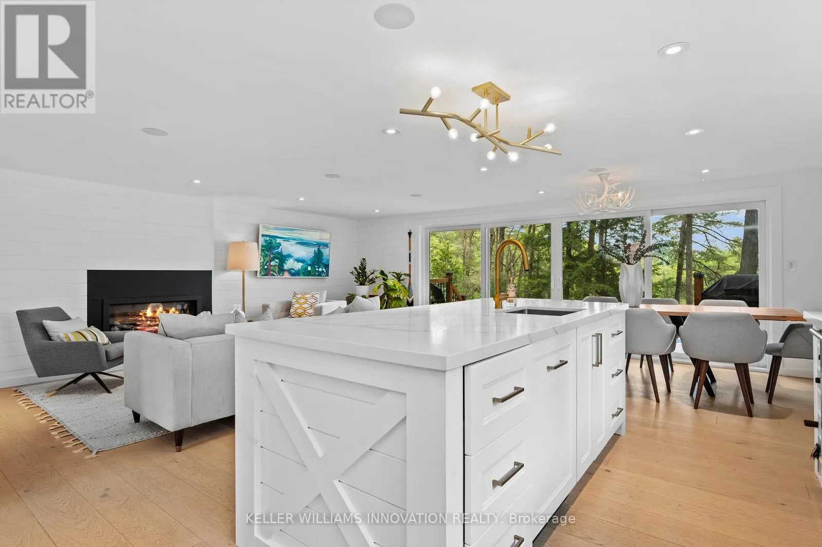 2872 MUSKOKA ROAD 118 W