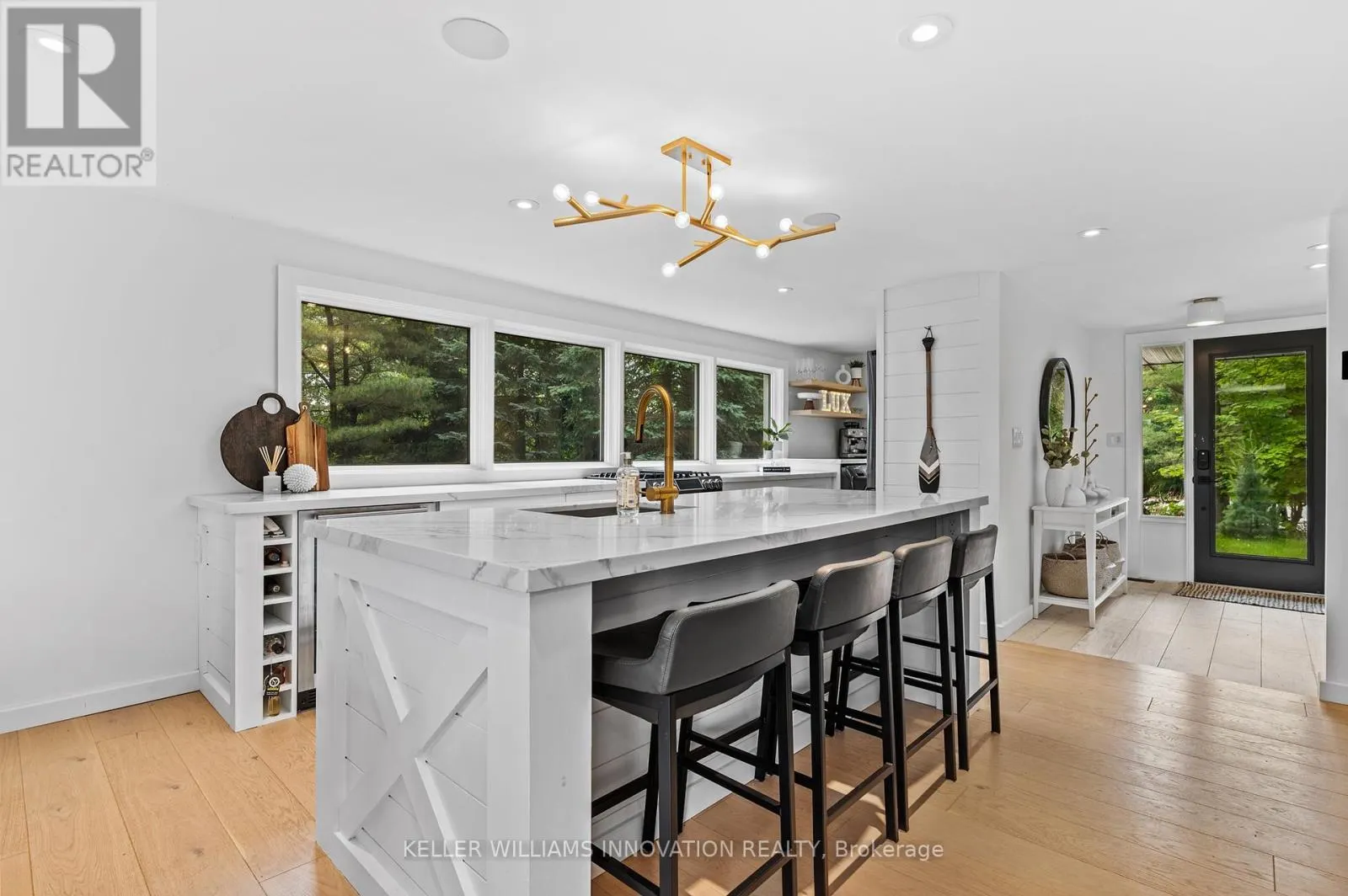 2872 MUSKOKA ROAD 118 W
