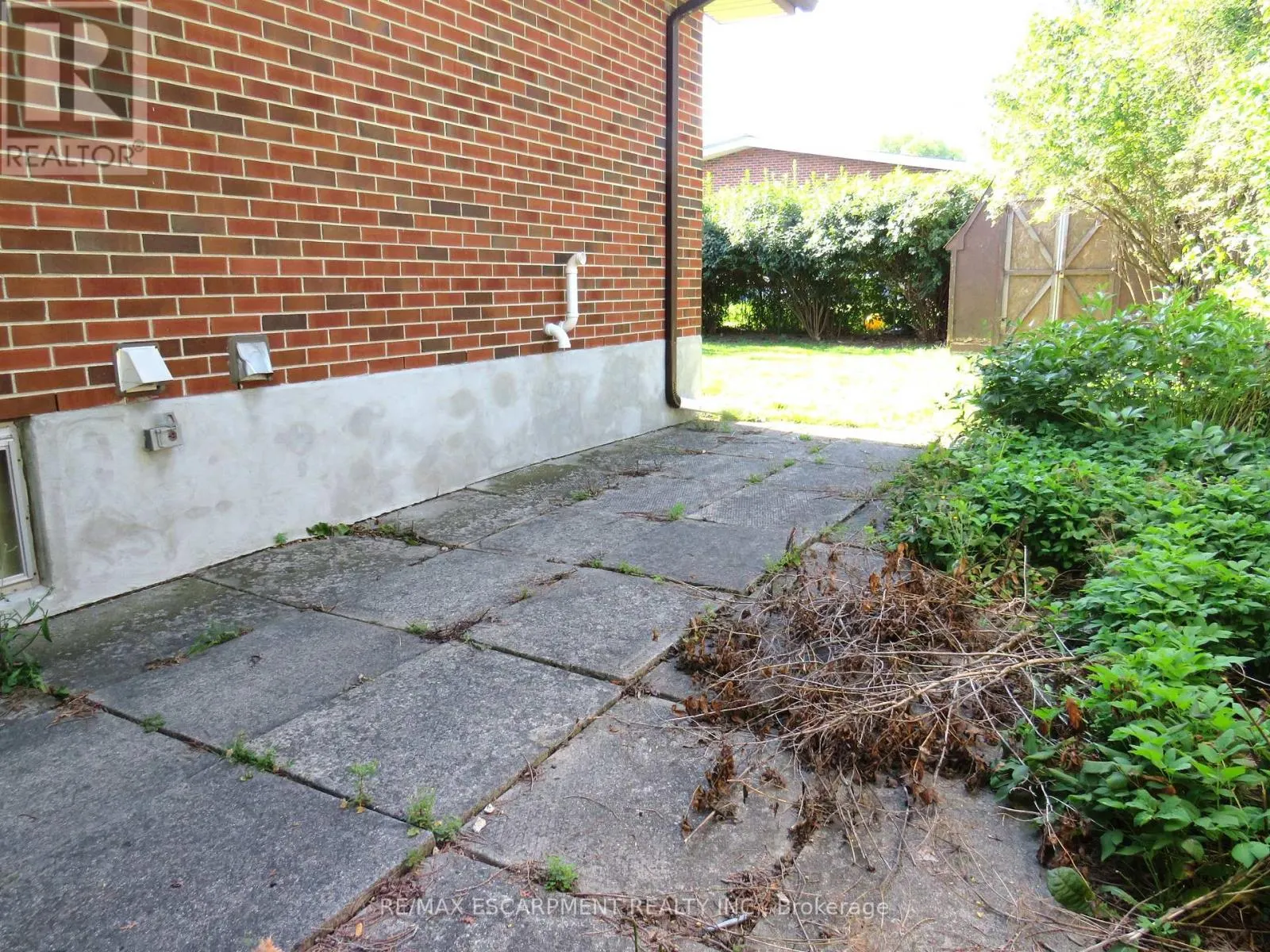 64 LUSCOMBE STREET