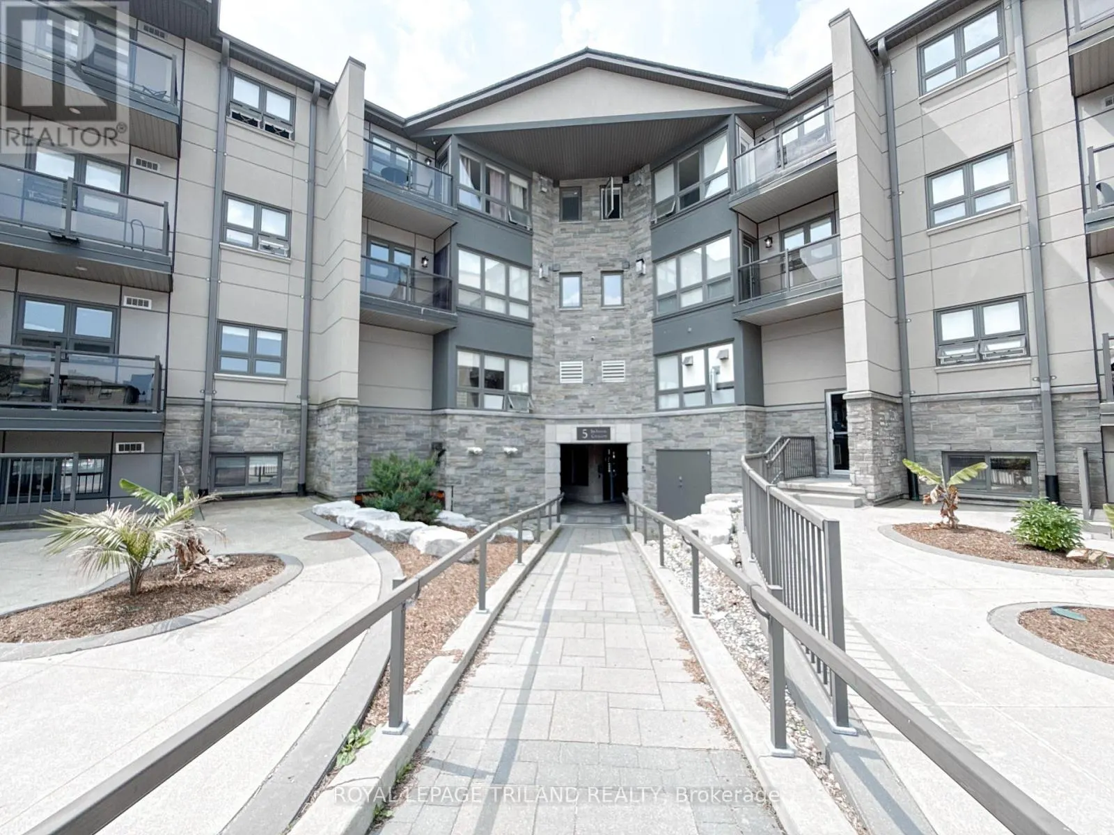 110 - 5 JACKSWAY CRESCENT, #110