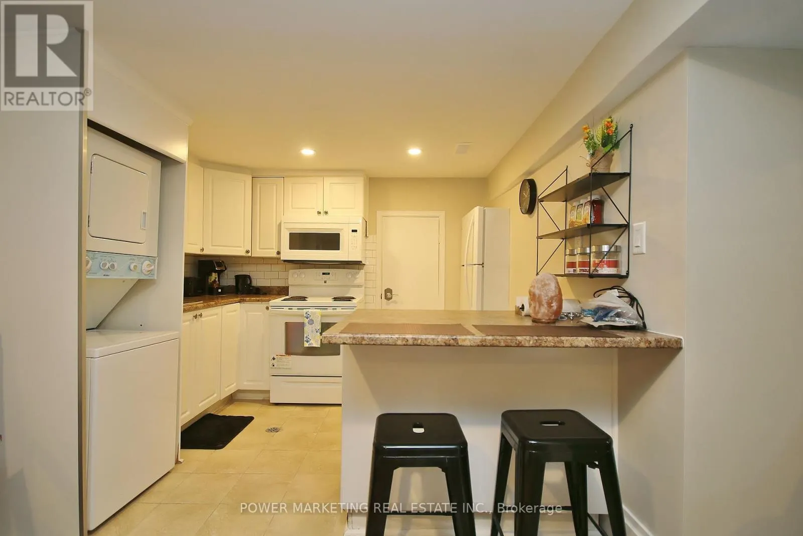 A - 835 MONTREAL ROAD