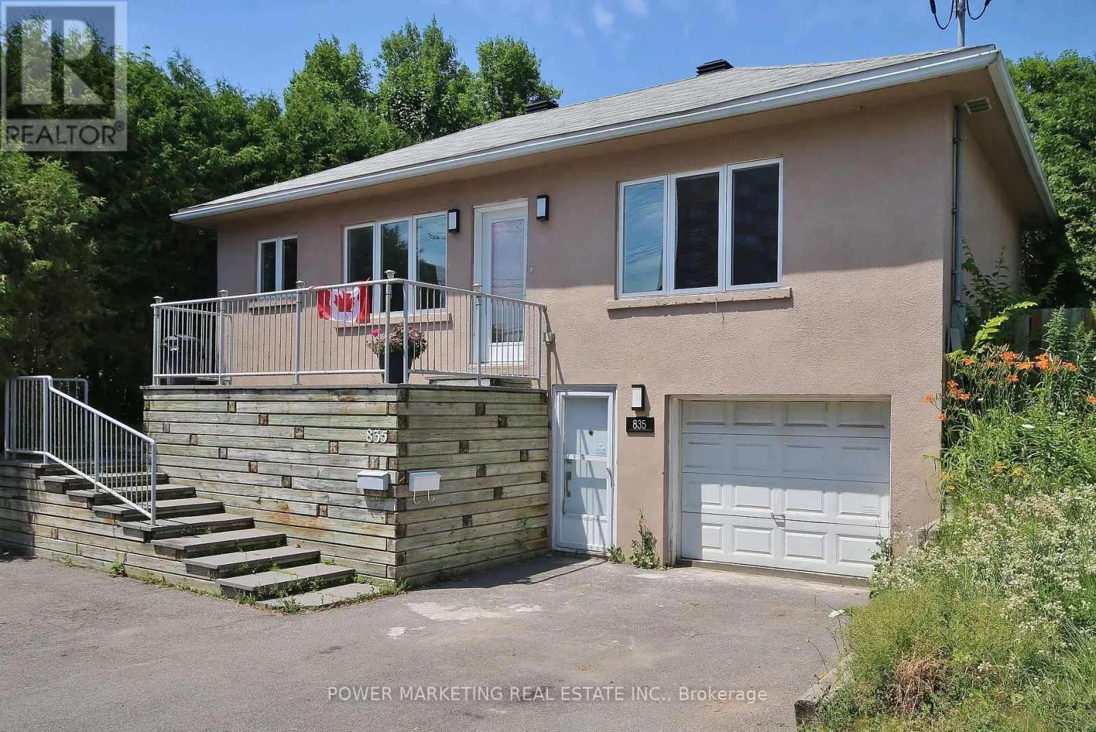 A - 835 MONTREAL ROAD