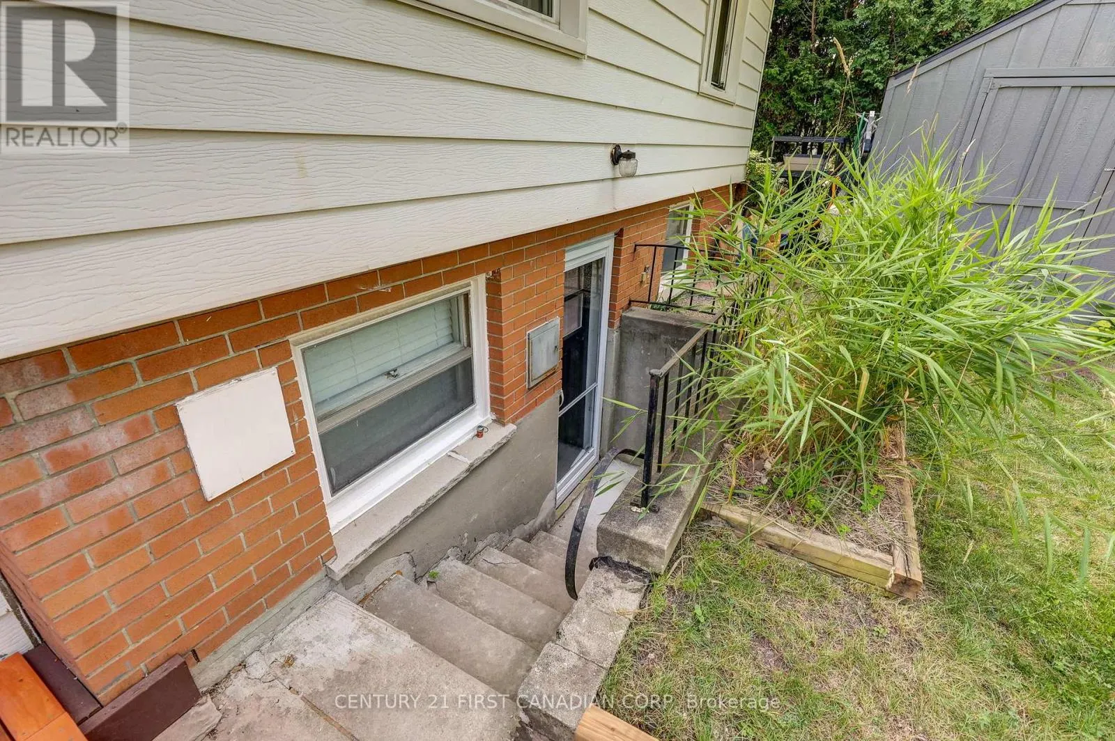 611 CHIDDINGTON AVENUE
