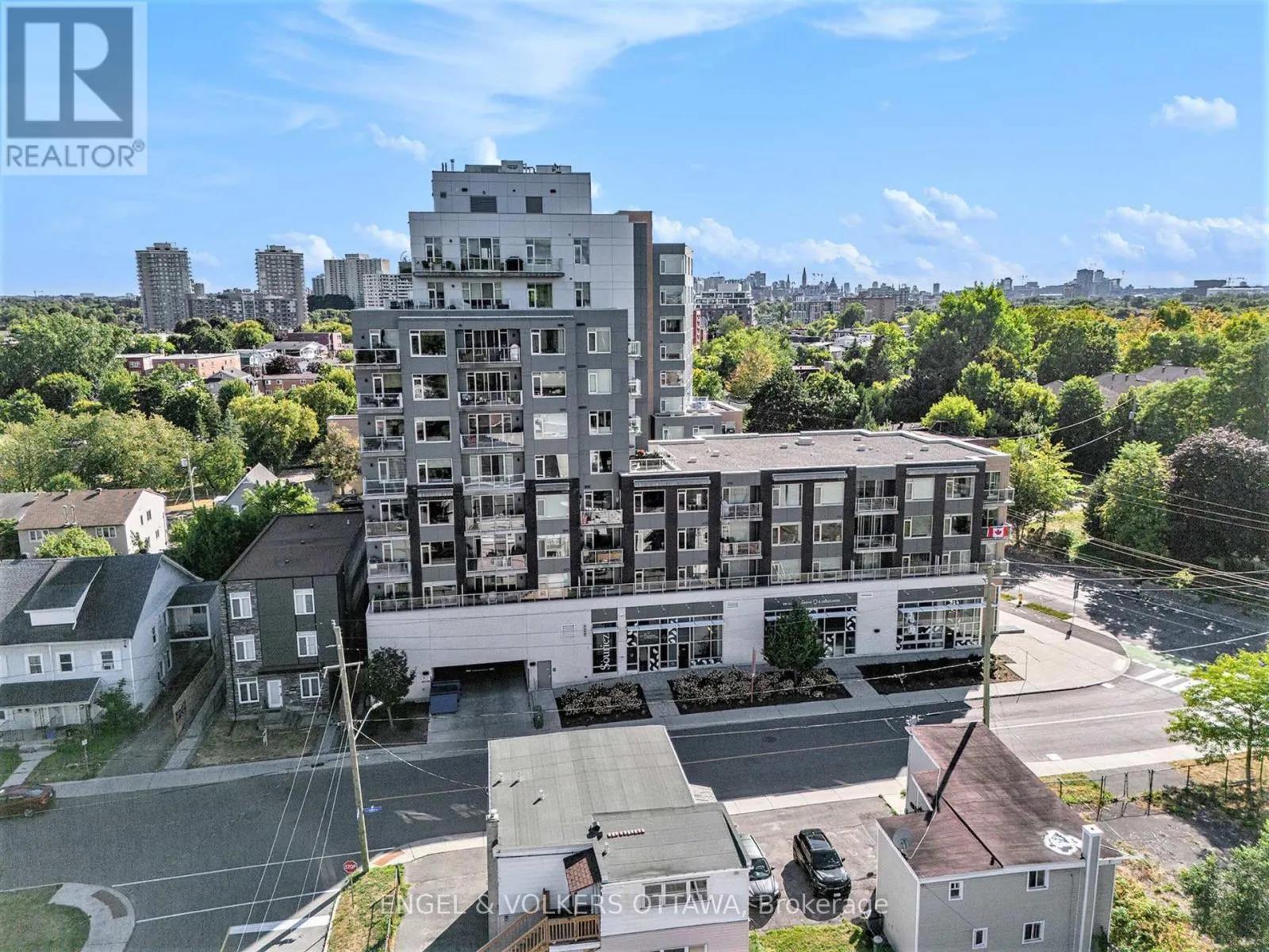 605 - 7 MARQUETTE AVENUE