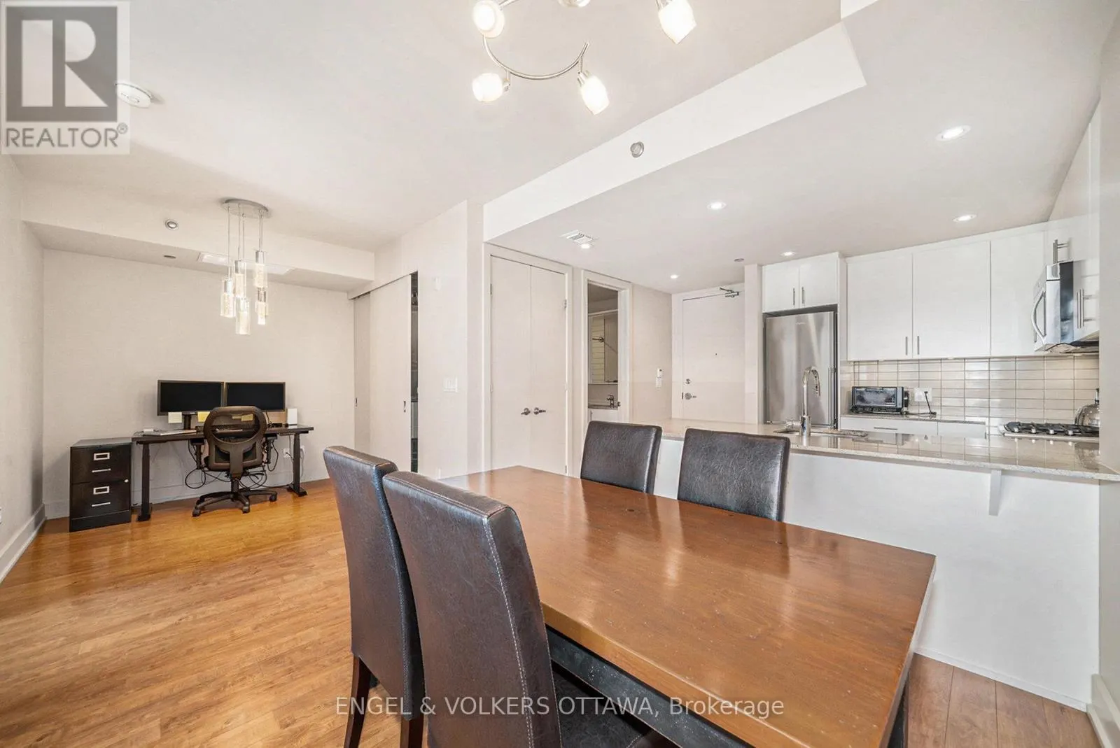 605 - 7 MARQUETTE AVENUE