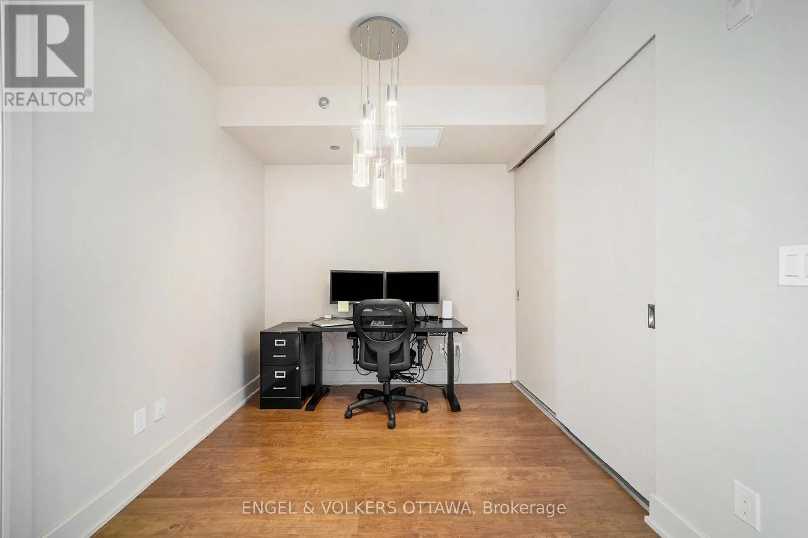 605 - 7 MARQUETTE AVENUE