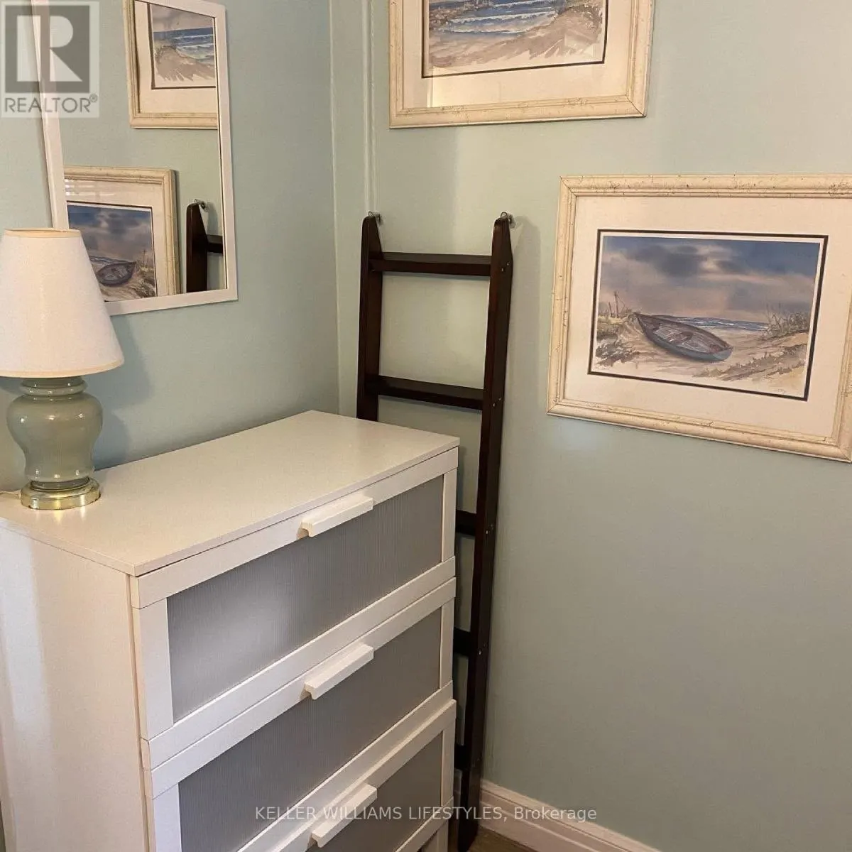 17 - 8B ROBINSON STREET, #17